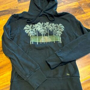 O’Neill hoodie.. no tag but I’m pretty sure it’s a small.. EUC
